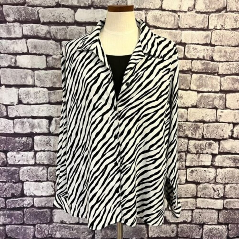 Notations Black & White Button Down Blouse W/ Built In Tank Size 1X